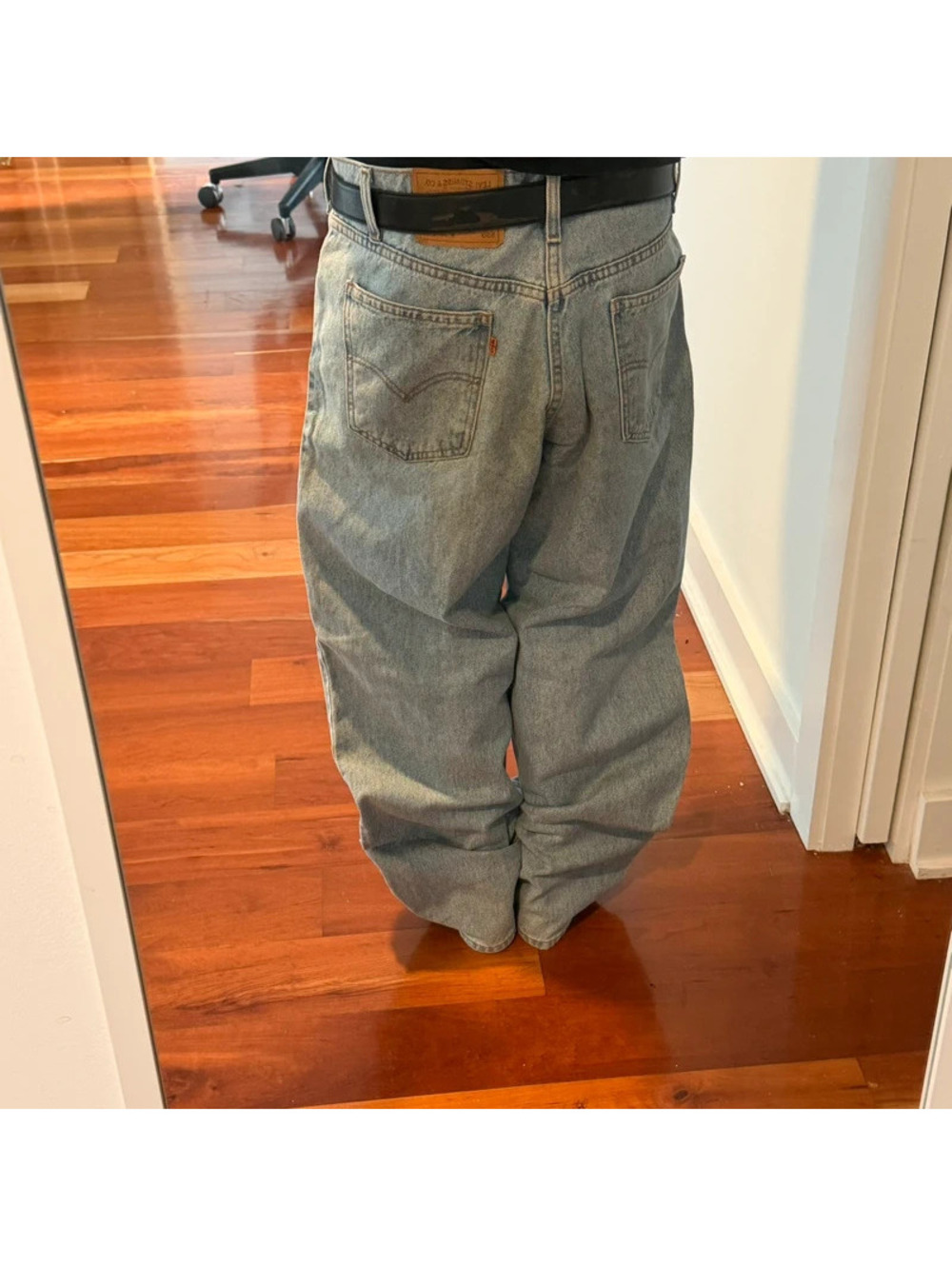 Baggy Y2K Levi’s jeans